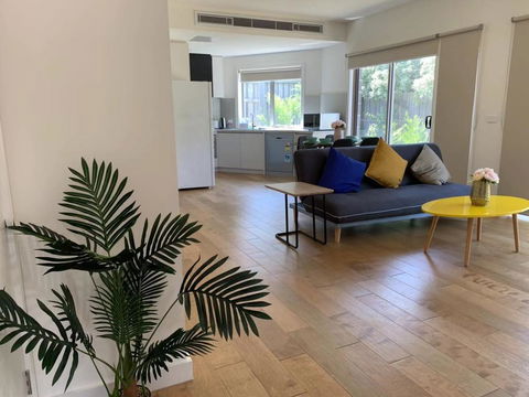 Delicate And Peaceful Bundoora Townhouse 20-R3 - New South Wales Tourism  0