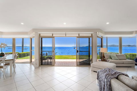 Delphini 1 - Salamander Bay - New South Wales Tourism  1
