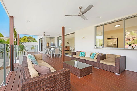 Deluxe On Water - New South Wales Tourism  1