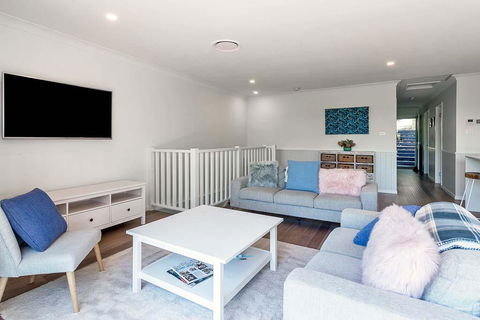 DESIGNER HOLIDAY BEACH PAD // 4 BED // COPA - New South Wales Tourism  2