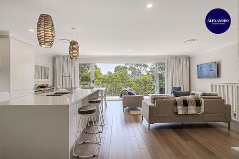 DESIGNER HOLIDAY BEACH PAD // 4 BED // COPA - New South Wales Tourism  0