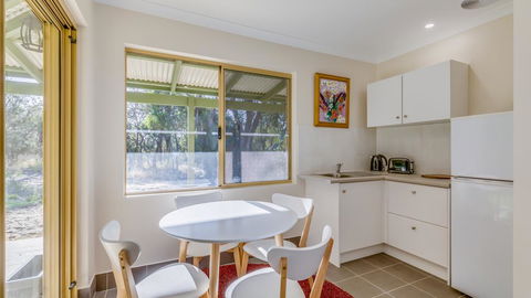 Devonleigh Bed And Breakfast - New South Wales Tourism  0