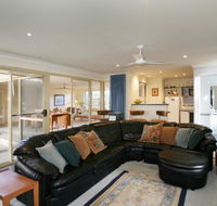 Dolphin 3 Bedroom House by Shoalwater Executive Homes - New South Wales Tourism 