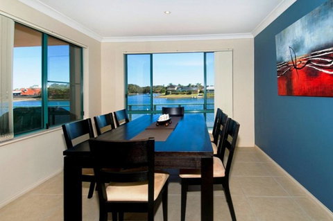 Dolphins 2 7 Commodore Crescent - New South Wales Tourism  3