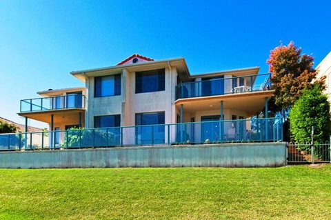 Dolphins 2 7 Commodore Crescent - New South Wales Tourism  0