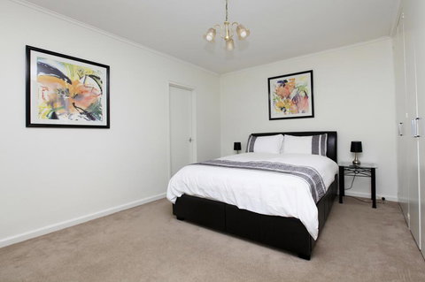 Downstairs In Hawthorn - New South Wales Tourism  0