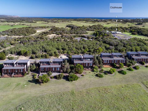 DREW Golfers Delight Close To St Andrews Beach - New South Wales Tourism  2