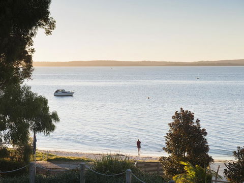 Dutchies Motel Nelson Bay - New South Wales Tourism  0