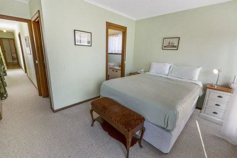 Eagle Point Getaway - Waterfront Serenity! - New South Wales Tourism  2