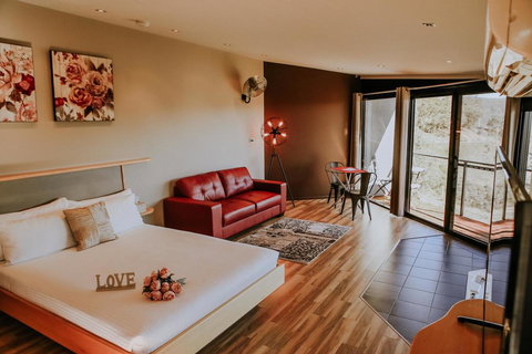 Eagle View Escape - New South Wales Tourism  2