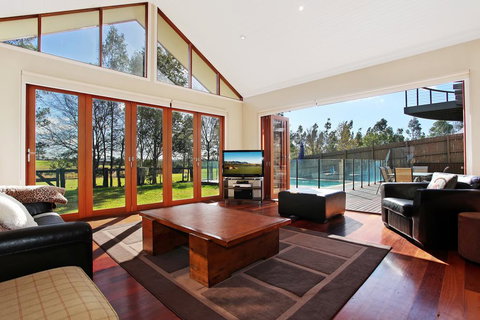 Eagles Landing - New South Wales Tourism  1