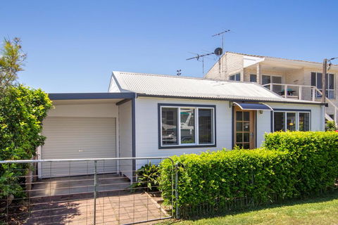 Echuca Bungalow - New South Wales Tourism  0