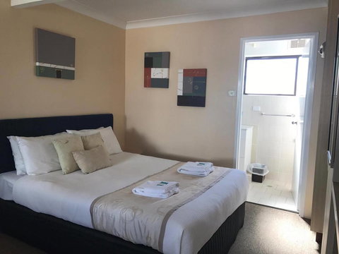 Edgewater Motel - New South Wales Tourism  2