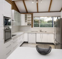 EeBee House - Beautiful Family Home with Stunning Eagle Bay Views - New South Wales Tourism 