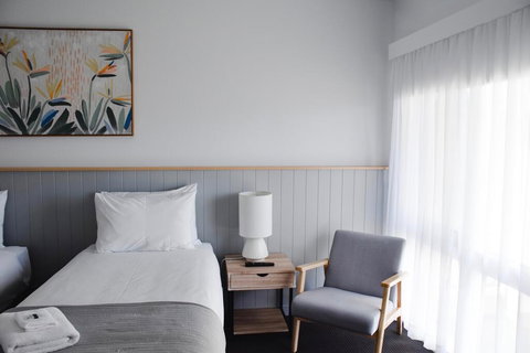 Eight Spence - New South Wales Tourism  1