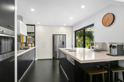 Elevated Beachside Sanctuary - New South Wales Tourism  3