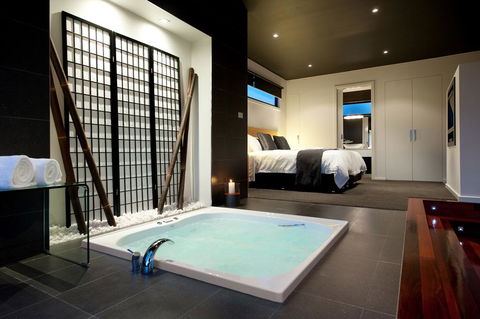 Elira 2 - New South Wales Tourism  1