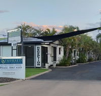Emerald Motel Apartments - New South Wales Tourism 