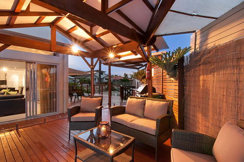 Endless Summer - New South Wales Tourism  2