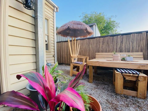 Entire Townhouse In Heart Of Echuca's Port CBD - 15 Guest Capacity - New South Wales Tourism  2