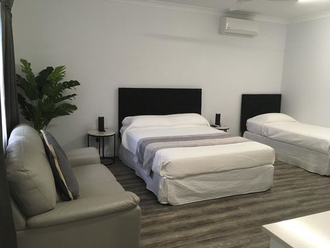 Escape On Lake - New South Wales Tourism  3