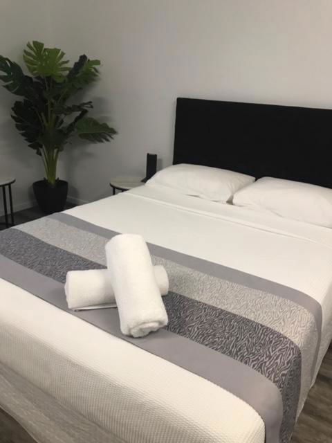Escape On Lake - New South Wales Tourism  2
