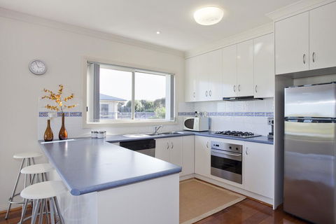Esplanade Frontage 1-209 - New South Wales Tourism  3