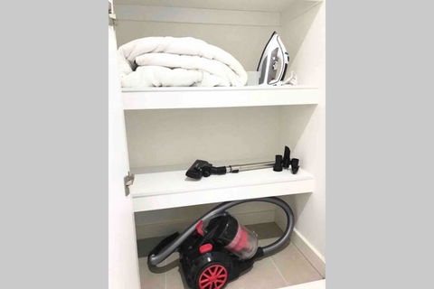 ESQ Astonishing 3BD Apartment 1 Min From Train Station - New South Wales Tourism  3