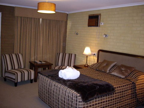 Estelle Kramer Motel - New South Wales Tourism  2