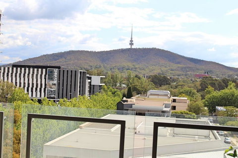 Executively Styled 2 Bed, 2 Bath, Perfect Location - New South Wales Tourism  1