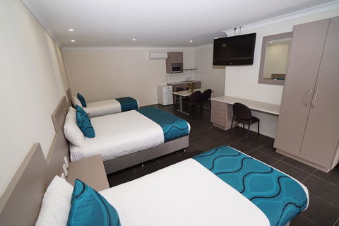 Exies Bagtown - New South Wales Tourism  0