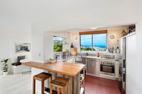 Experience Bondi Beach As Your Backdrop - New South Wales Tourism  3