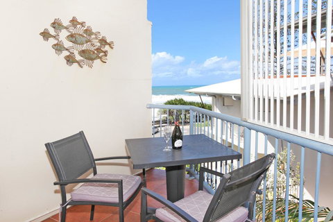 FABULOUS BEACHFRONT POSITION - New South Wales Tourism  1