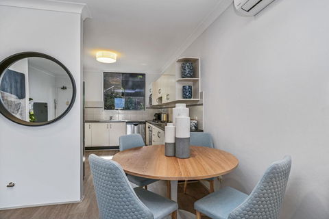 Fairlight Whispers - 10 Minutes From Manly - New South Wales Tourism  1