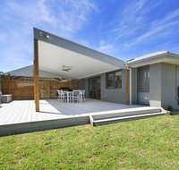 Fairway Views Pet Friendly house with WiFi AC Heating walk to beach - New South Wales Tourism 
