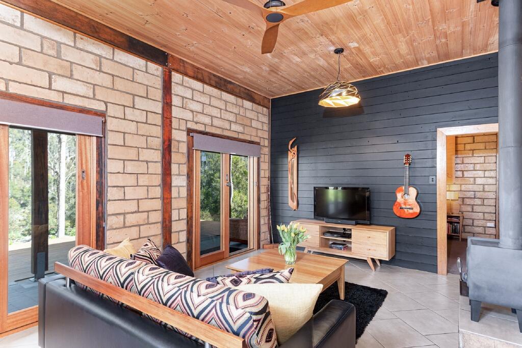 Needles TAS New South Wales Tourism