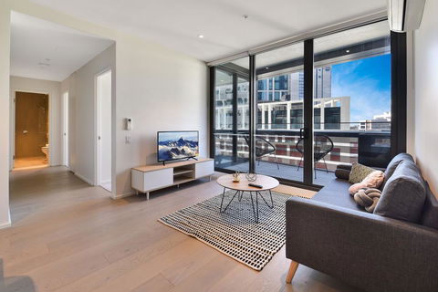 Family Loved-2BR Apt @ Docklands - Free Parking - New South Wales Tourism  0