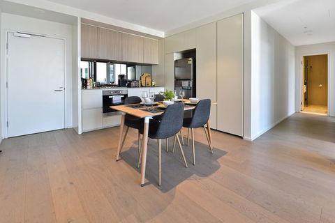 Family Loved-2BR Apt @ Docklands - Free Parking - New South Wales Tourism  3