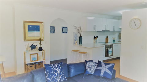 Family Oasis @ Broadbeach - New South Wales Tourism  0