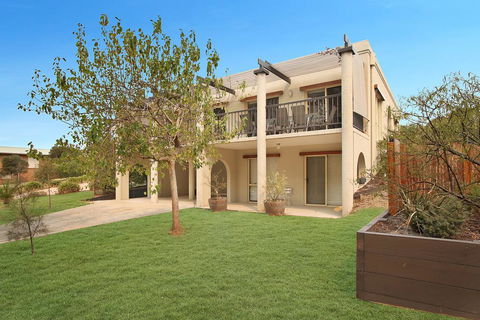 Family Times - New South Wales Tourism  0