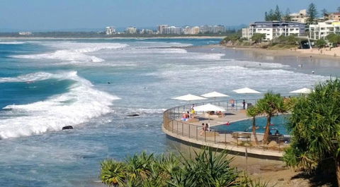 Family, Romance, Fun On Kings Beach - New South Wales Tourism  0