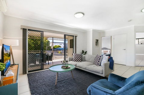 Family-Size Duplex In Quiet Neighbourhood - New South Wales Tourism  0