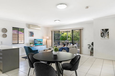 Family-Size Duplex In Quiet Neighbourhood - New South Wales Tourism  2