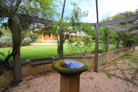 Fitzroy Inn Historic Retreat Mittagong - New South Wales Tourism  0