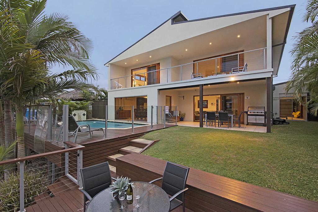 Broadbeach Waters QLD New South Wales Tourism 