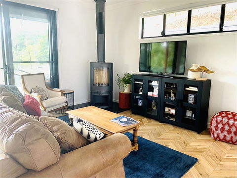 Fletchers Ridge Brand New Luxury Guest House - New South Wales Tourism  2