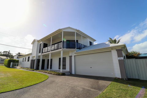 Flexi At Belmont - New South Wales Tourism  0