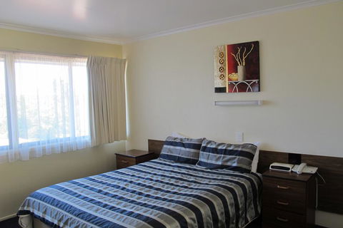Fox Glenn Motor Inn - New South Wales Tourism  0