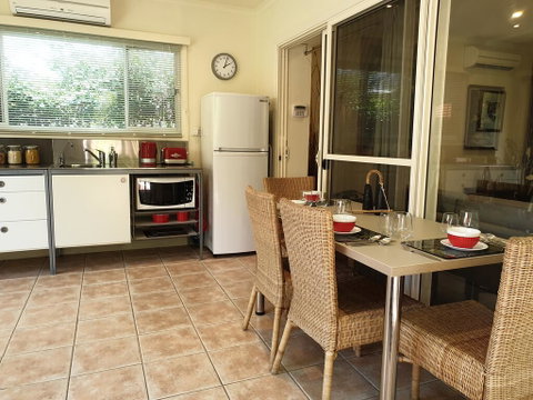 Garden Studio, Black Forest - New South Wales Tourism  1