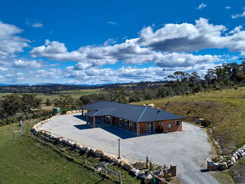 George River Park (House, 100 Acres, Animals, Views) - New South Wales Tourism  1